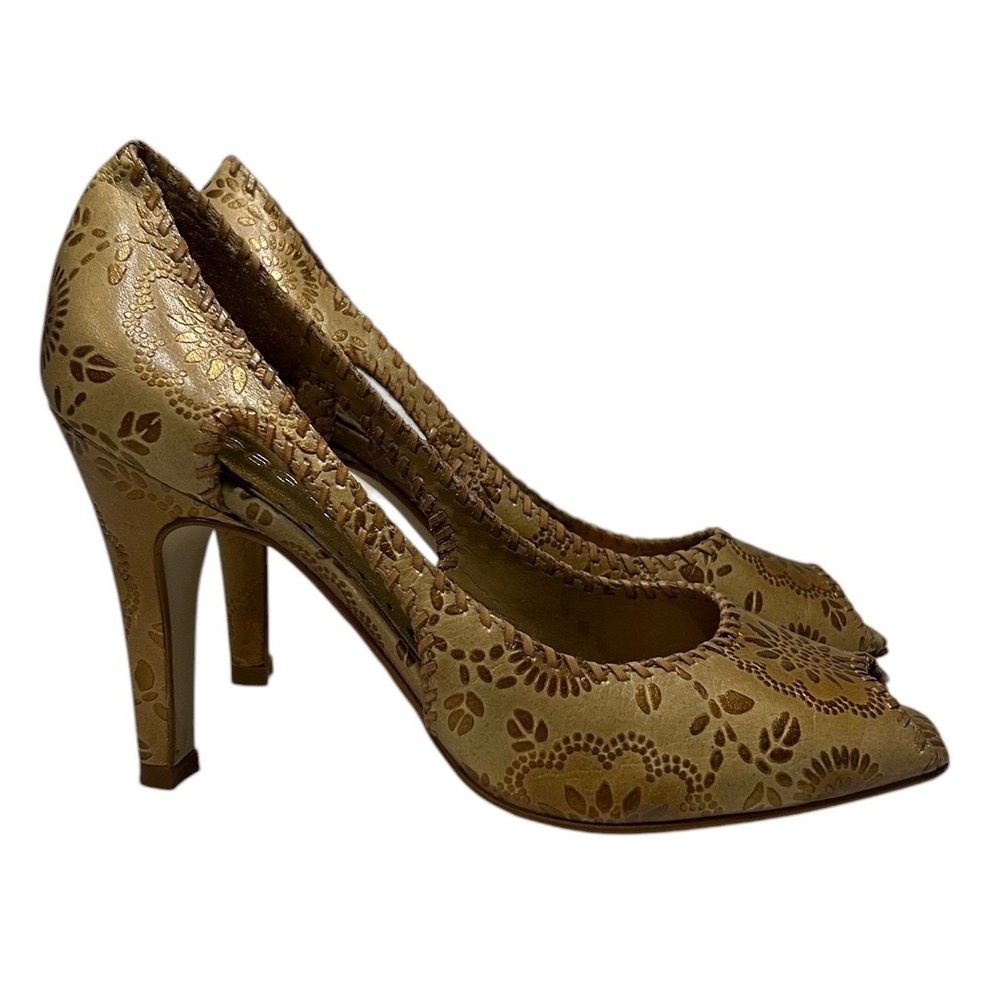 BCBGIRLS Tan Leather Pumps Glam Laser Cut Floral Peep Toe 6